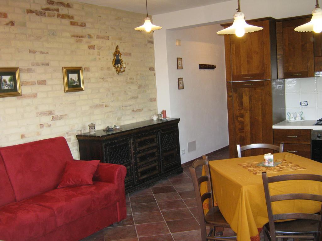 شقة Bb Fonterrante Monterubbiano الغرفة الصورة