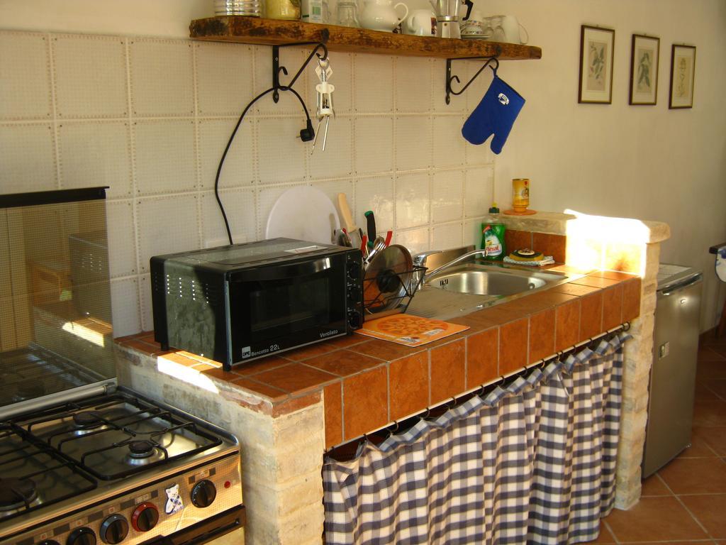 شقة Bb Fonterrante Monterubbiano الغرفة الصورة
